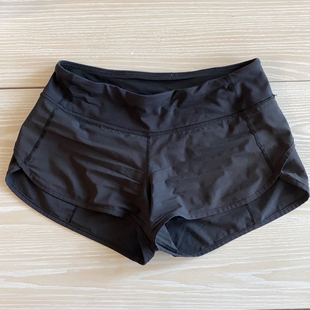 Lululemon 2.5” Speed up shorts